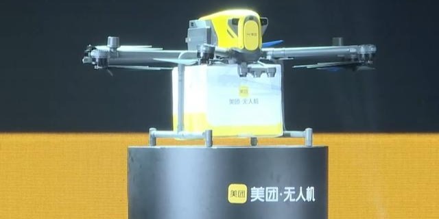 AI自主避障系统助力精准高效配送